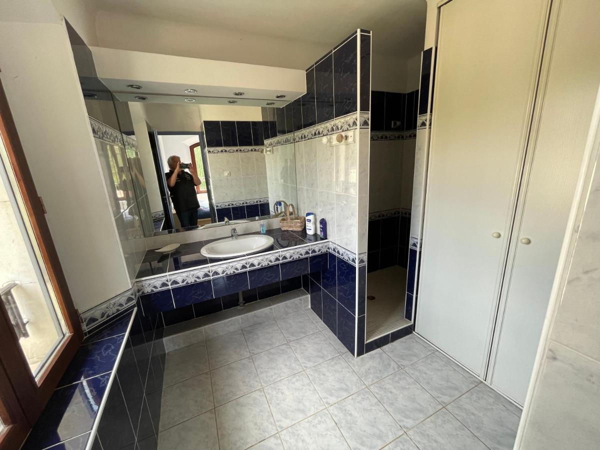 Hotel Bastide Du Defends à Pertuis Extérieur photo