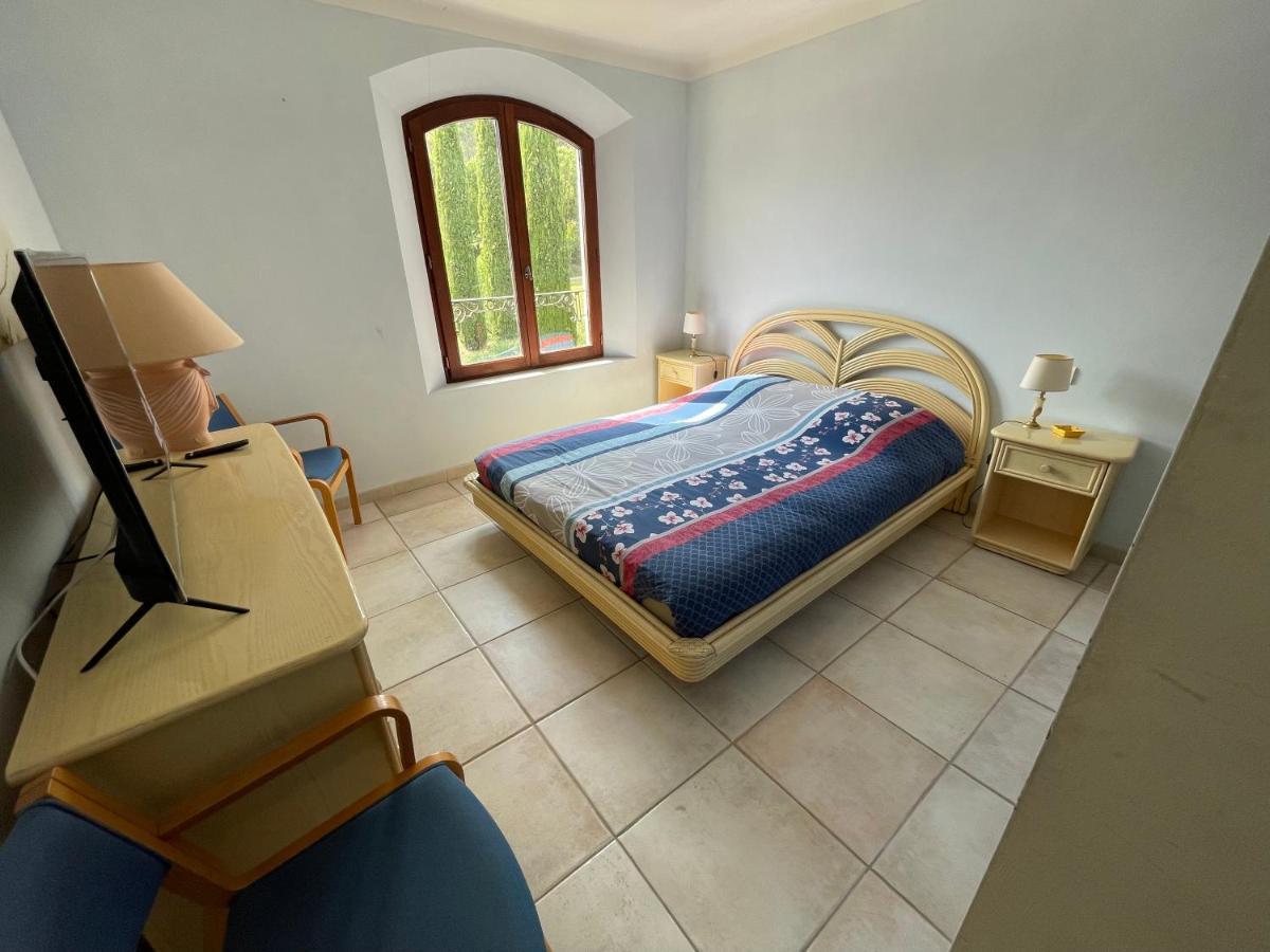 Hotel Bastide Du Defends à Pertuis Extérieur photo
