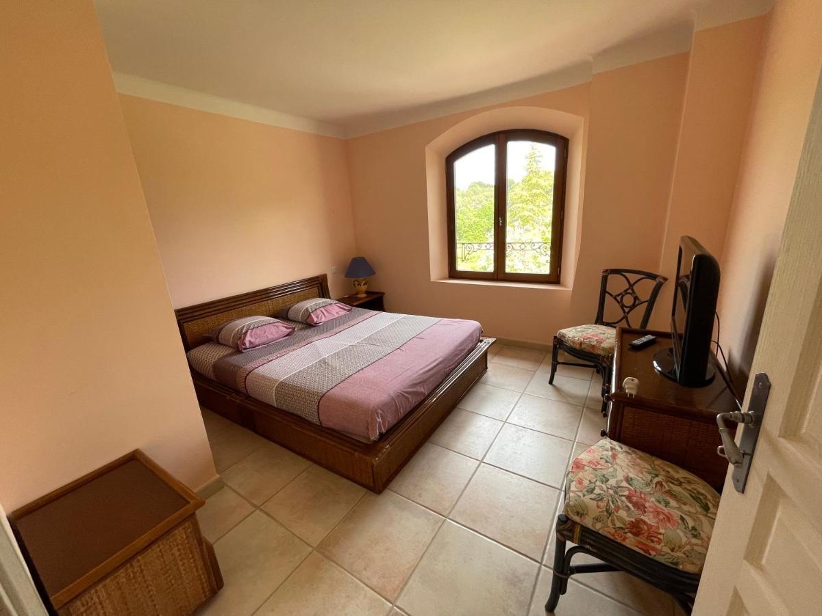 Hotel Bastide Du Defends à Pertuis Extérieur photo