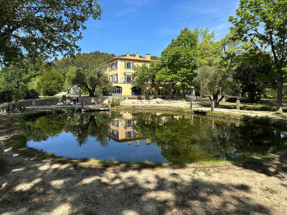 Hotel Bastide Du Defends à Pertuis Extérieur photo